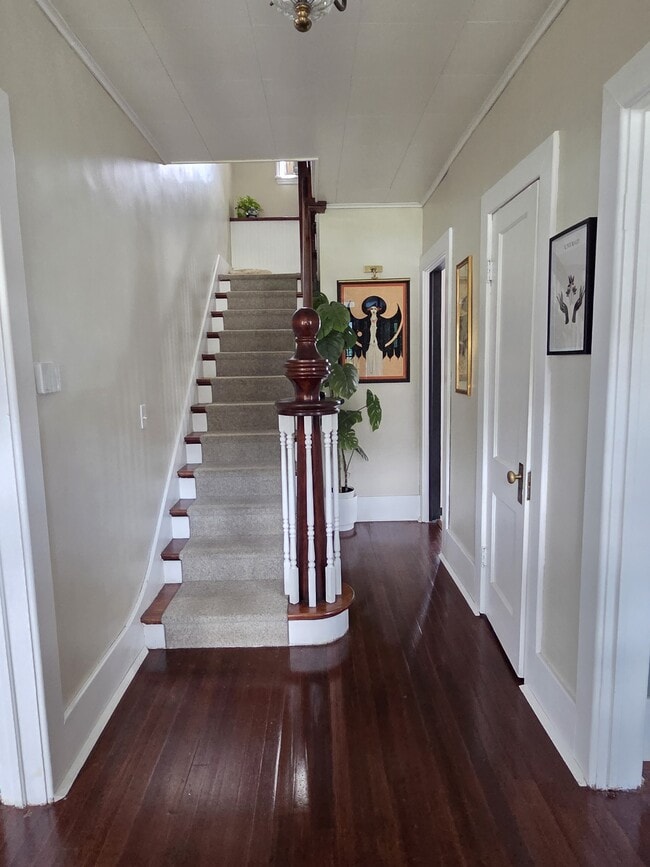 15 Fairview Ave