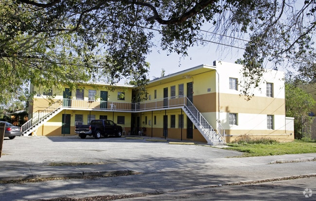 Building Photo - 3631 Thomas Ave Miami, FL 33133