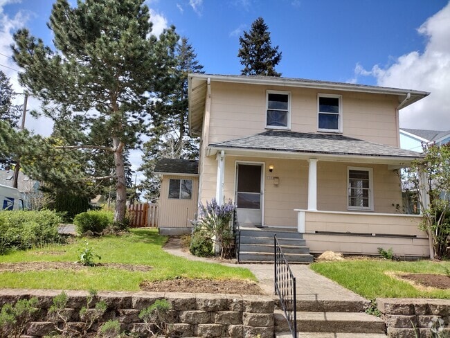 Building Photo - 1203 NE 75th Ave Rental