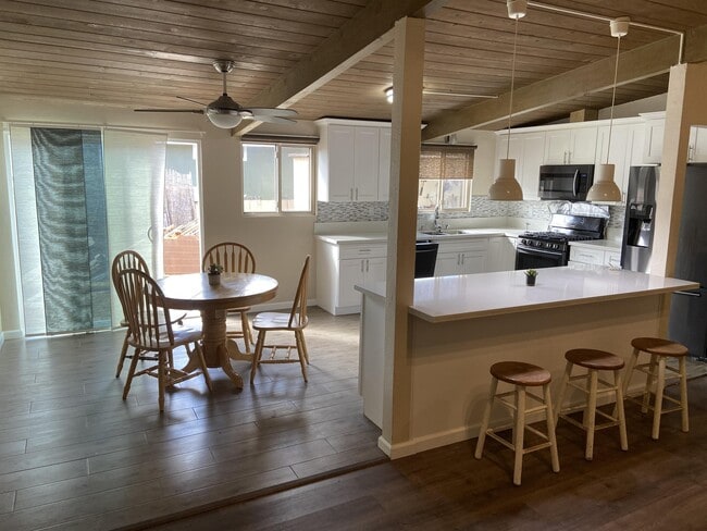 Photo - 4938 54th St