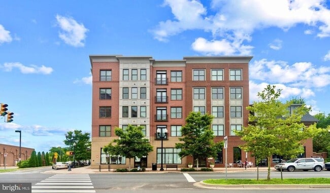 Building Photo - 1107 S Walter Reed Dr Unit 302 Rental