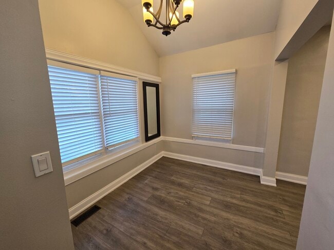 Photo - 185 Pick Ave