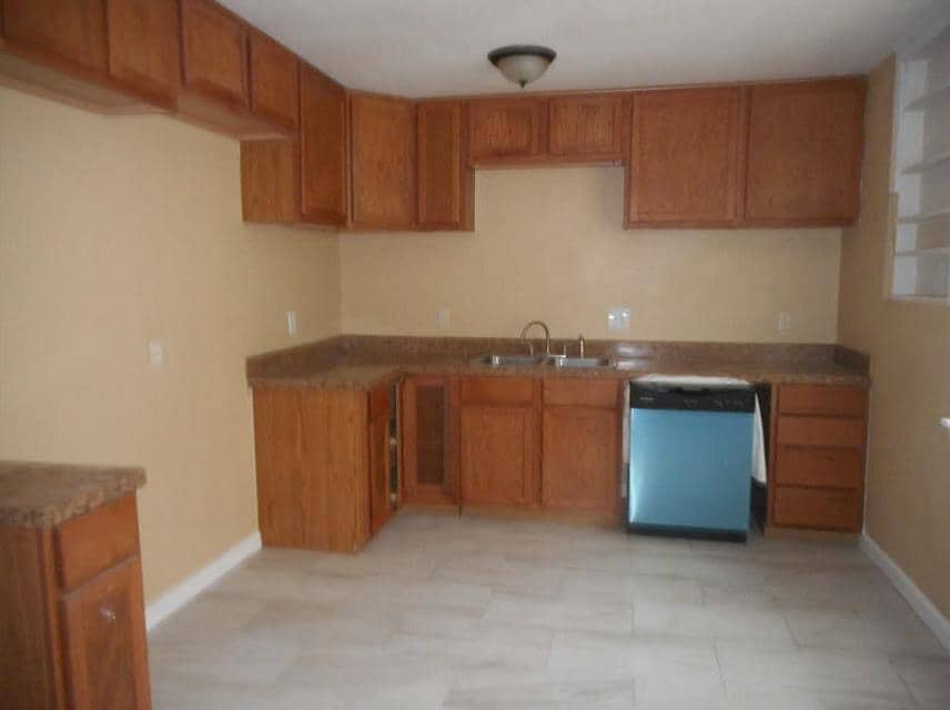 Photo - 721 Champs St