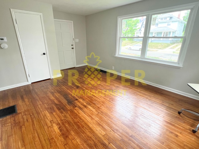 Photo - 2310 Emerson Ave Unit A