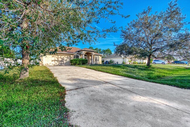 Photo - Living Large at a Beautiful 3/2 in Northport