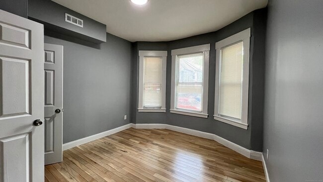 Photo - 66 Read St Unit 1A