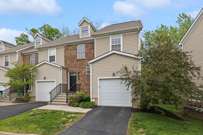 Photo - Modern 2-Bed Townhome with Vaulted Master & Private Deck – Prime Columbus Location!