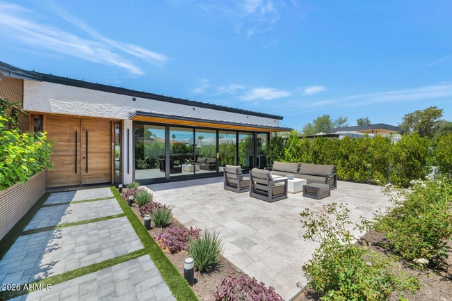 Photo - 5812 N 44th Pl