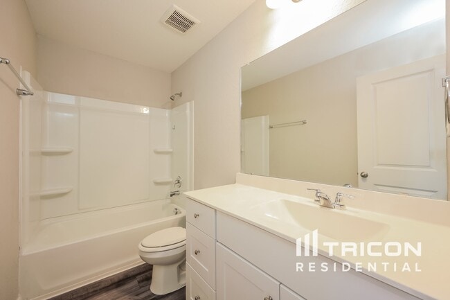 Photo - 14302 Palm Ridge