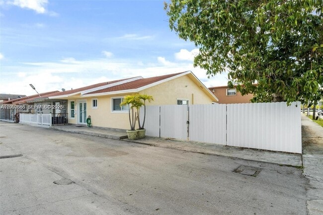 Photo - 330 W 74th Pl Unit 330