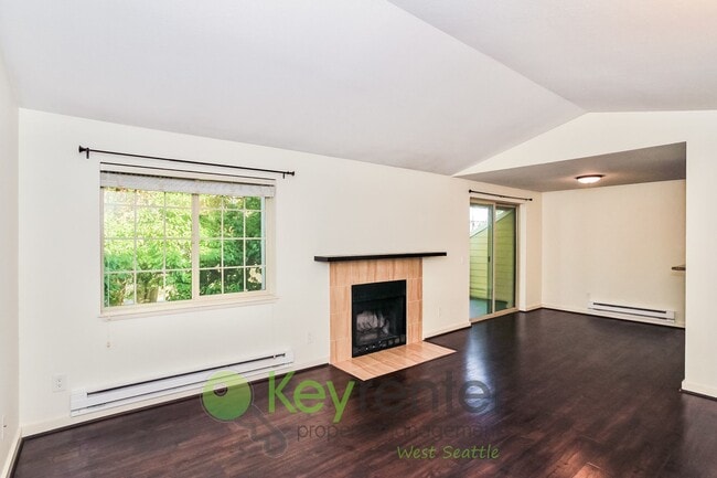 Building Photo - Live Easy in This Stylish 2-Bedroom with I... Rental