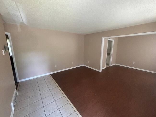Photo - 5083 Applewood Dr