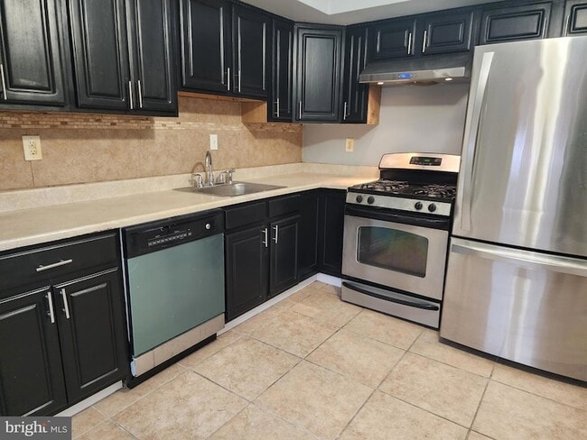 Photo - 6656 Blakemore St