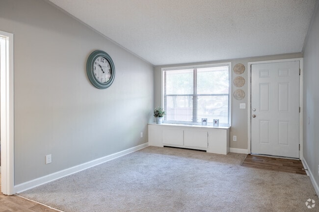 1BR, 1BA - 576SF