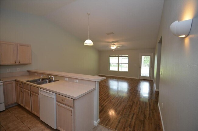 Photo - 37 Eton Ln