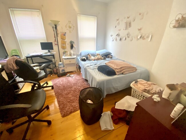 Photo - 12 Fisk Pl Apartments Unit 12