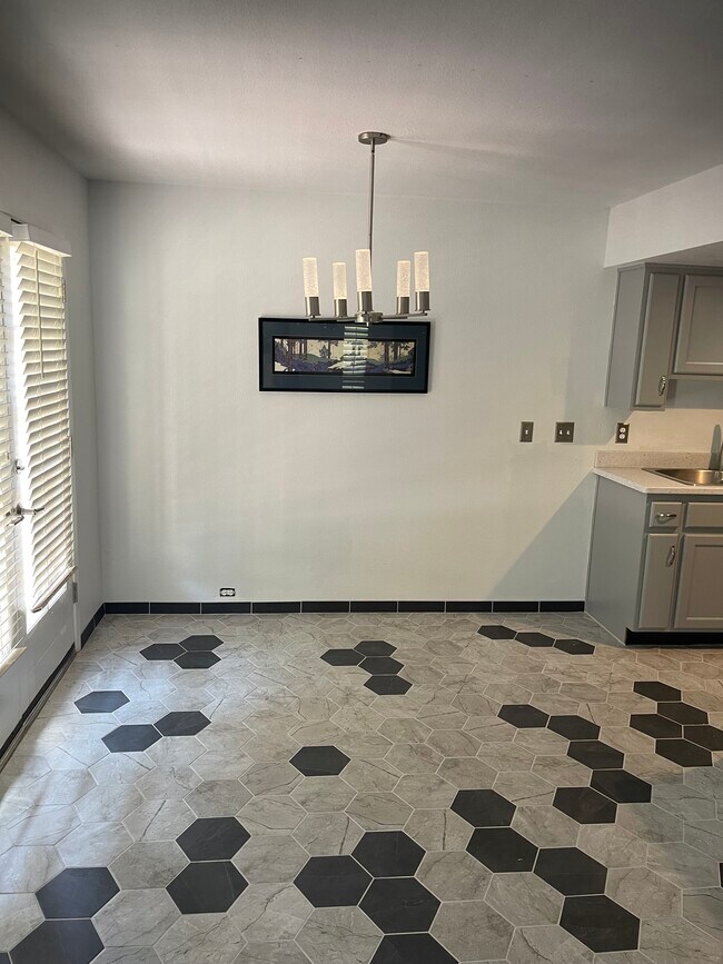 Photo - 8445 S 48th St