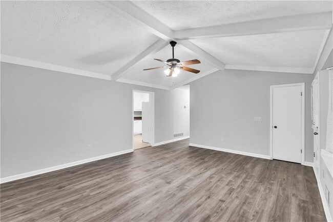 Photo - 4899 Raven Way NE