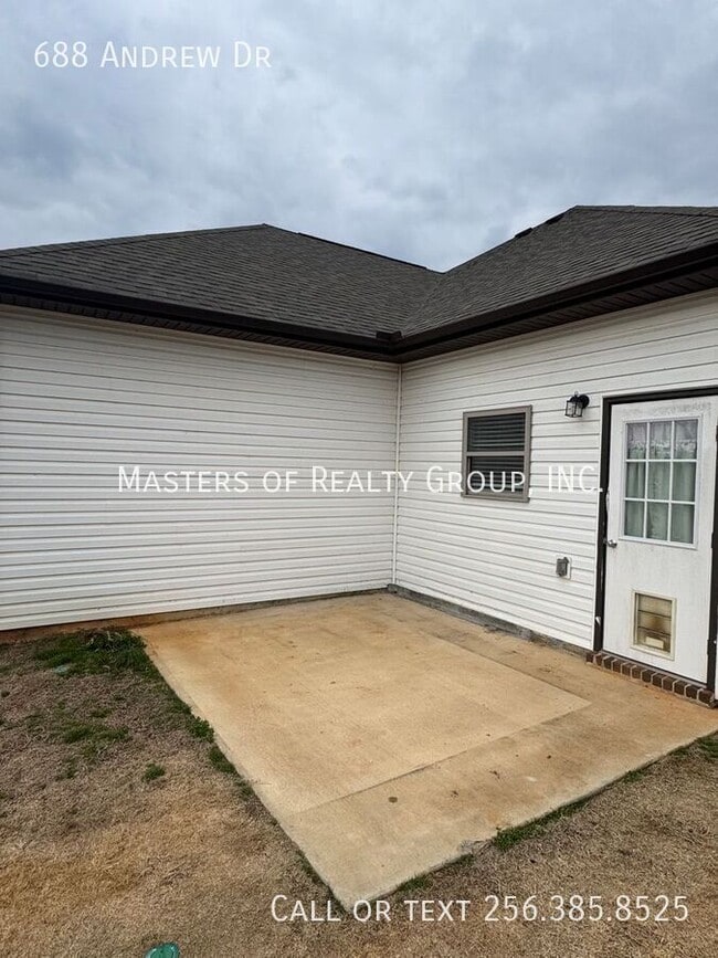 Photo - 688 Andrew Dr