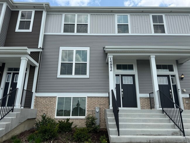 Building Photo - 14942 S McCarthy Cir