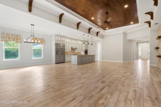 Photo - 102 Pine Blossom Trl