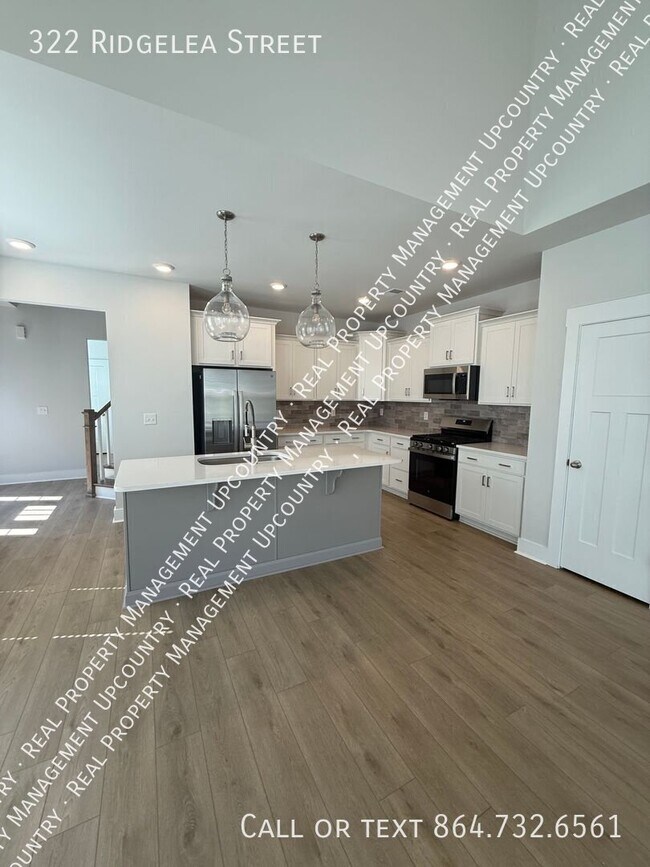 Photo - 322 Ridgelea St