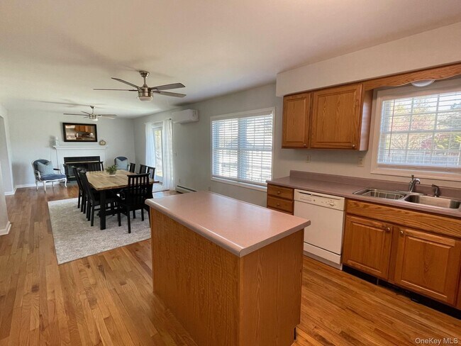 Photo - 59 Peconic Ave