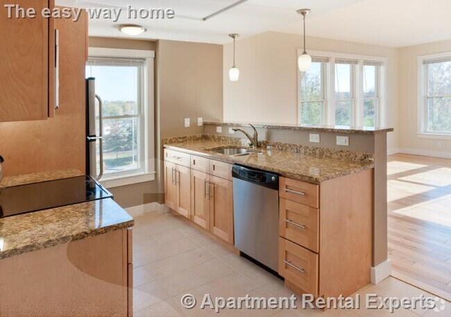 Building Photo - 87 New St Unit #401 Rental