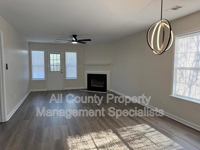 Photo - 122 Hounds Ct S