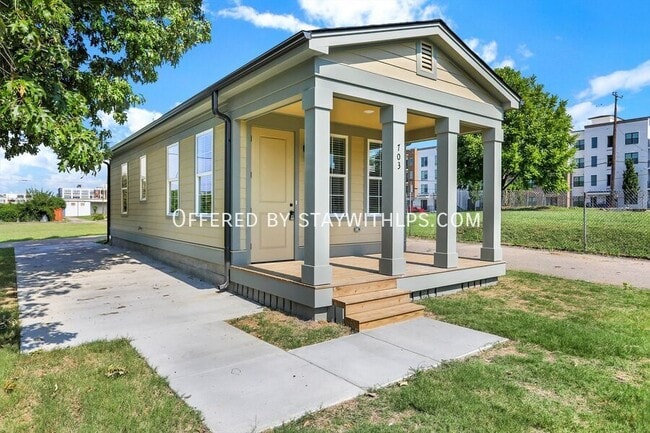 Photo - 703 N 3rd St