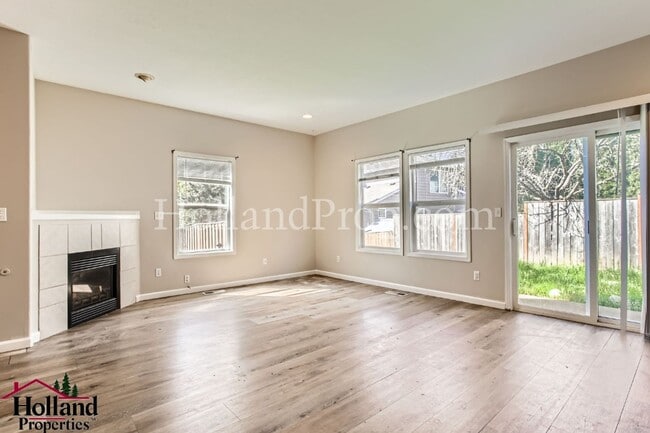 Photo - 13th 3131/3133- Rees Unit 3131