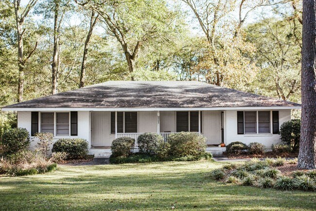 Photo - Cute and Quiet West Side Duplex!