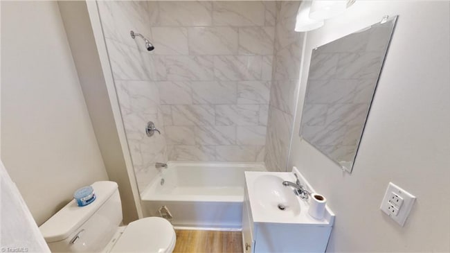 Photo - 309 Woodlawn St