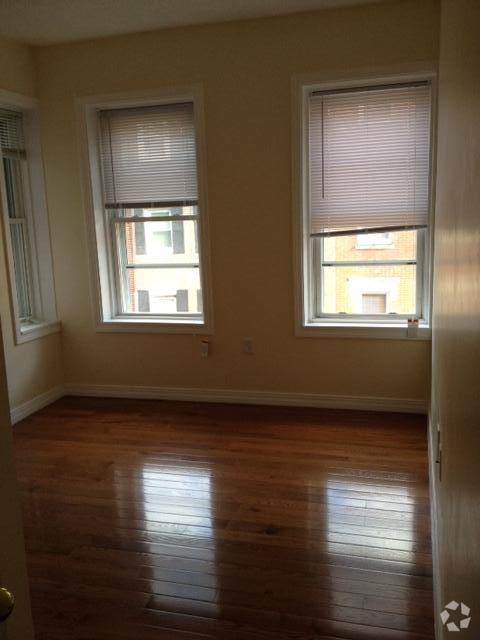 Building Photo - 92 Endicott St Rental