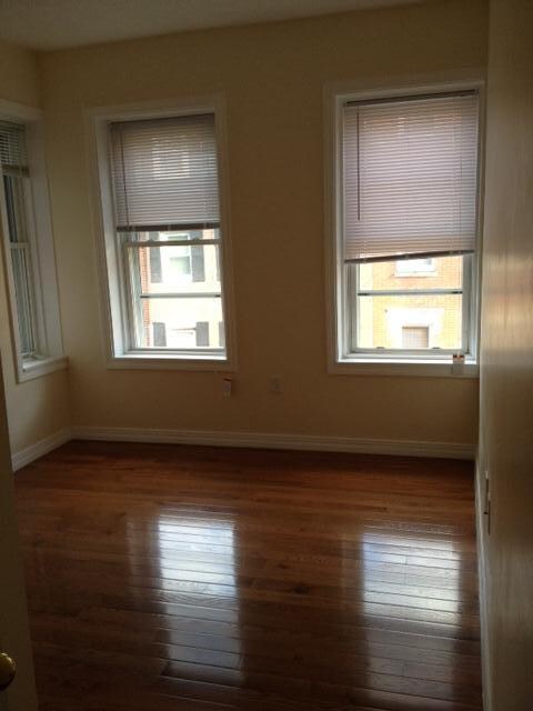 Building Photo - 92 Endicott St Rental