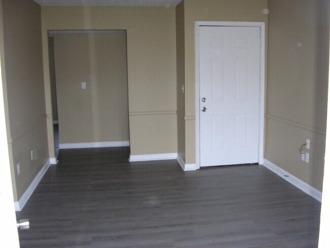 Photo - 1721 Highland Way Unit B