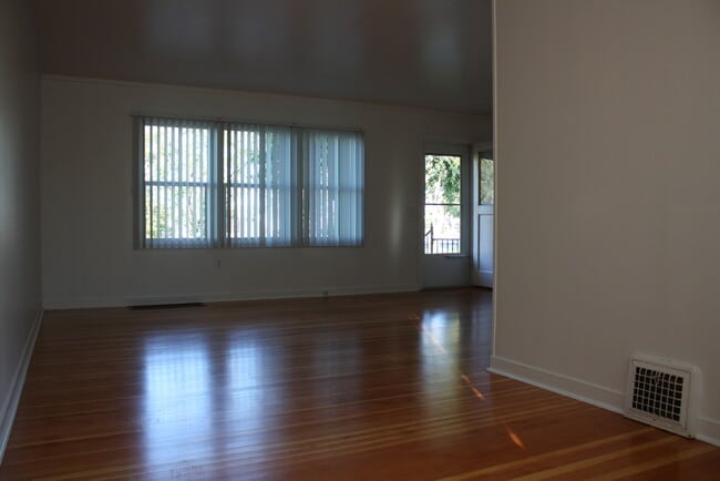 Photo - 2 Blocks from the river!!