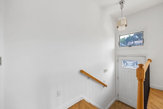 423 Lafayette Ave