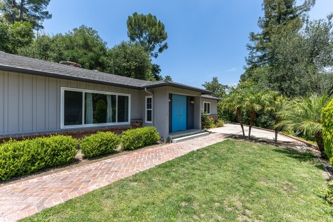 Photo - 1290 Clubhouse Dr