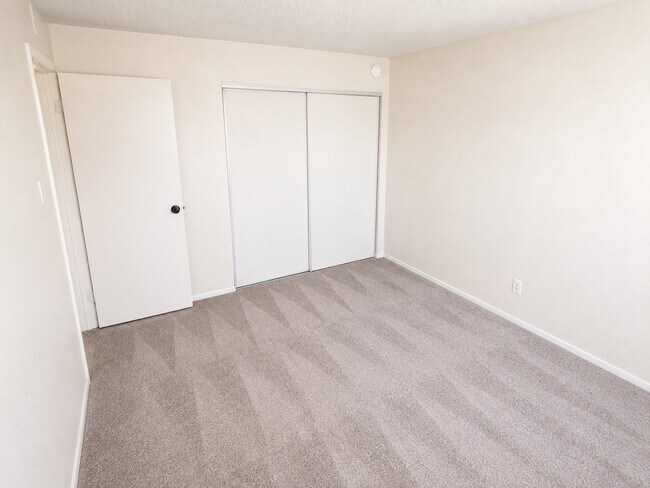 2521 N Bassler St Unit 3