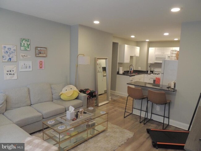 Photo - 17 S Walnut St