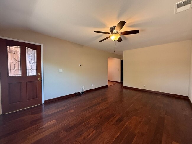 Photo - Cozy 3 Bedroom 2 Bath home located conveniently in San Jose