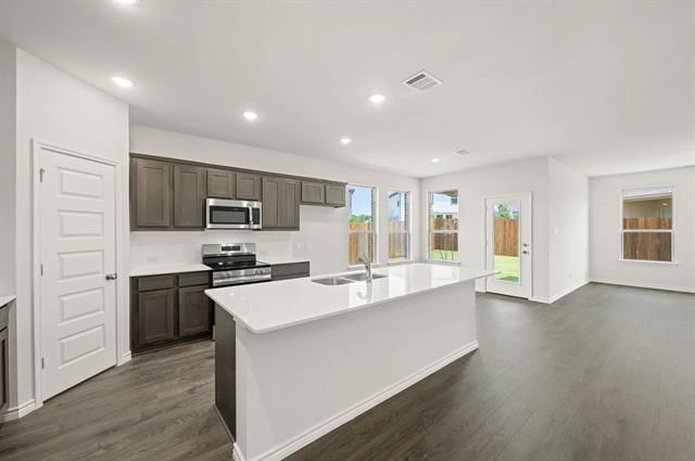 Photo - 402 Saddle Ln