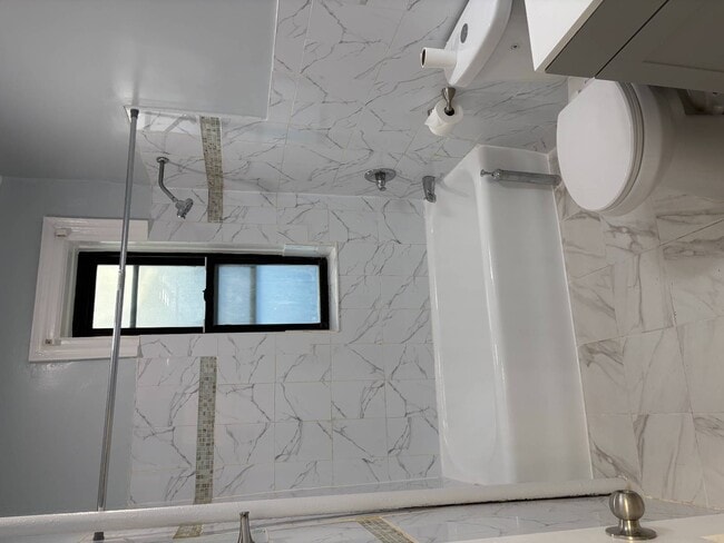 Photo - 176 E 93rd St