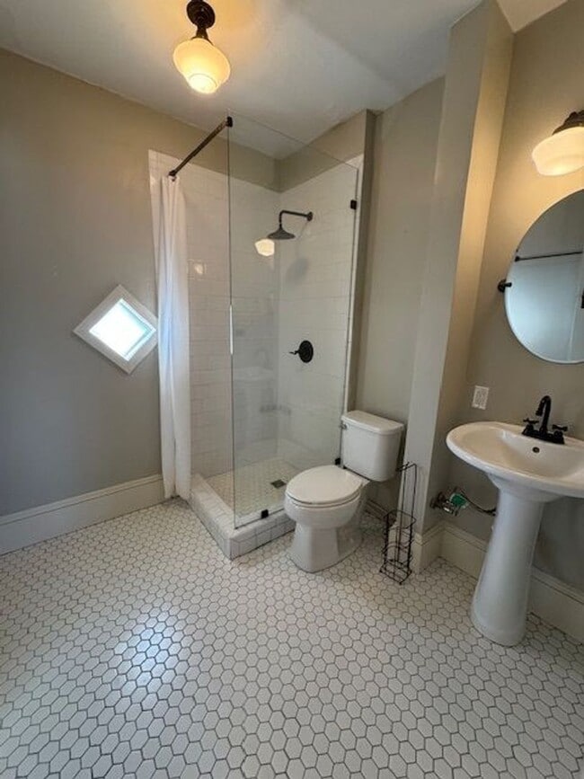 Photo - 1906 Hoyt Ave