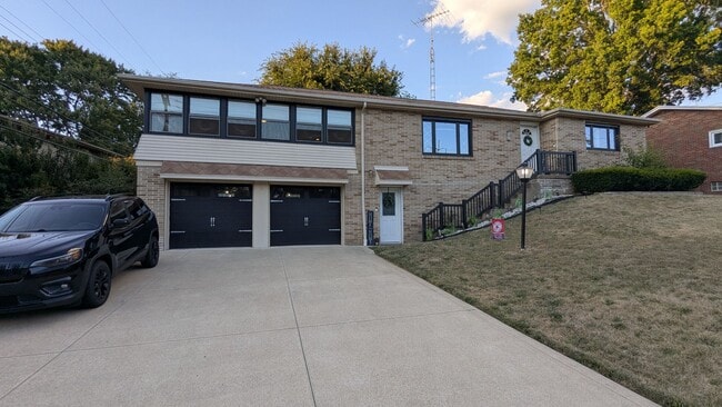 Photo - Welcome to this gem located in the heart o...