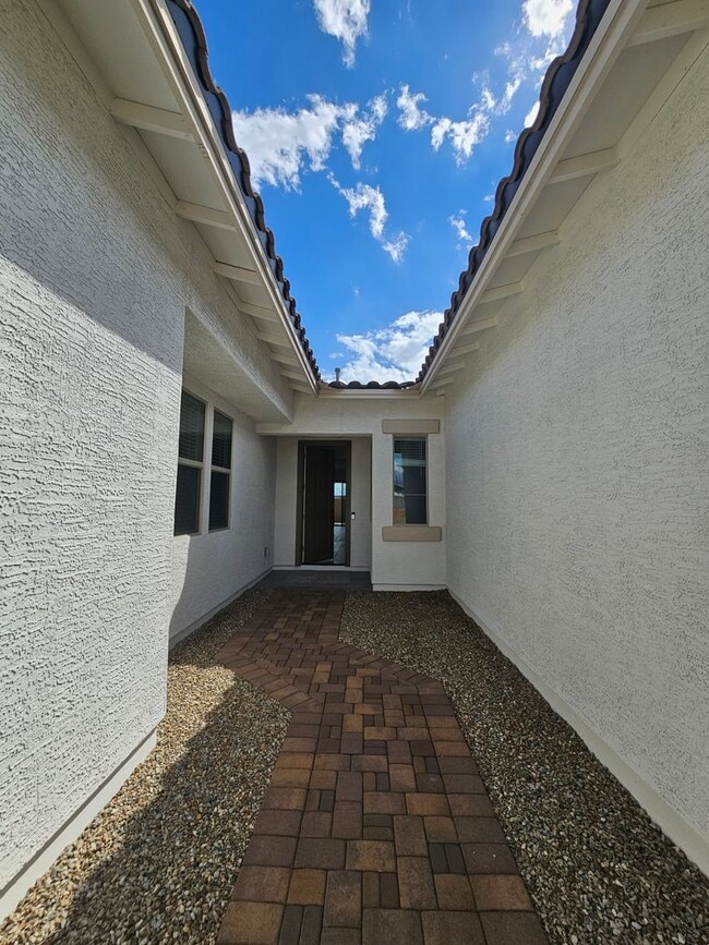 Photo - BEAUTIFUL NEW HOME 5 BEDROOMS 3 BATHS!
