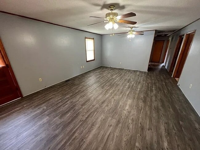 Building Photo - Brick home on corner lot