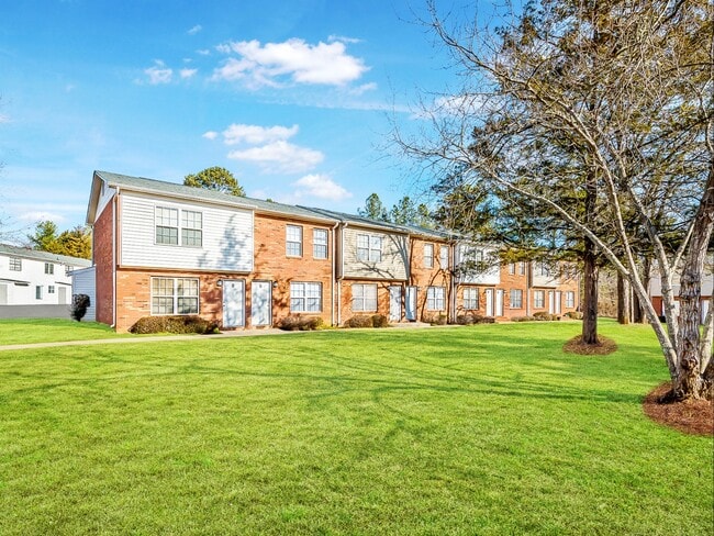Photo - Country Club Apartments