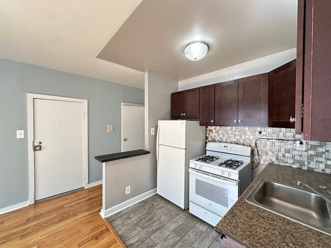 Photo - 5662 N Ridge Ave Unit E2